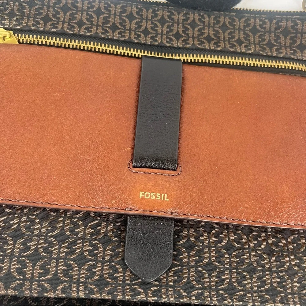 Fossil streamline black logo fabric crossbody bag-tan accent